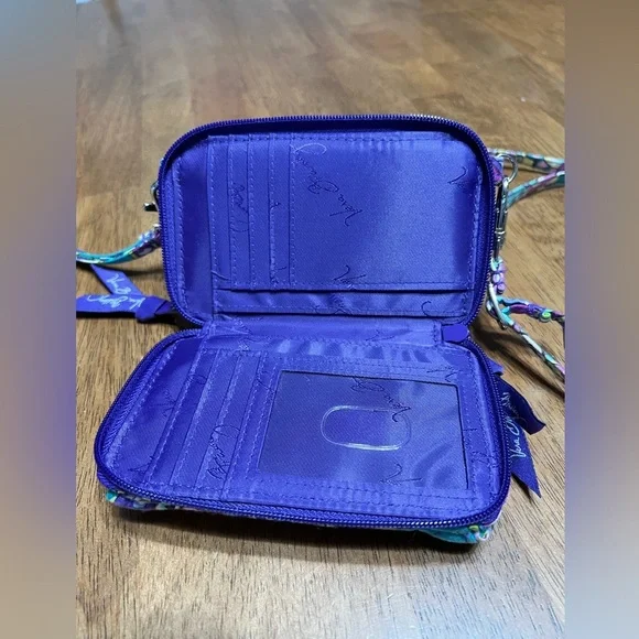 Vera Bradley “Heather” All in One Crossbody Bag (Retired pattern) - Picture 3 of 8